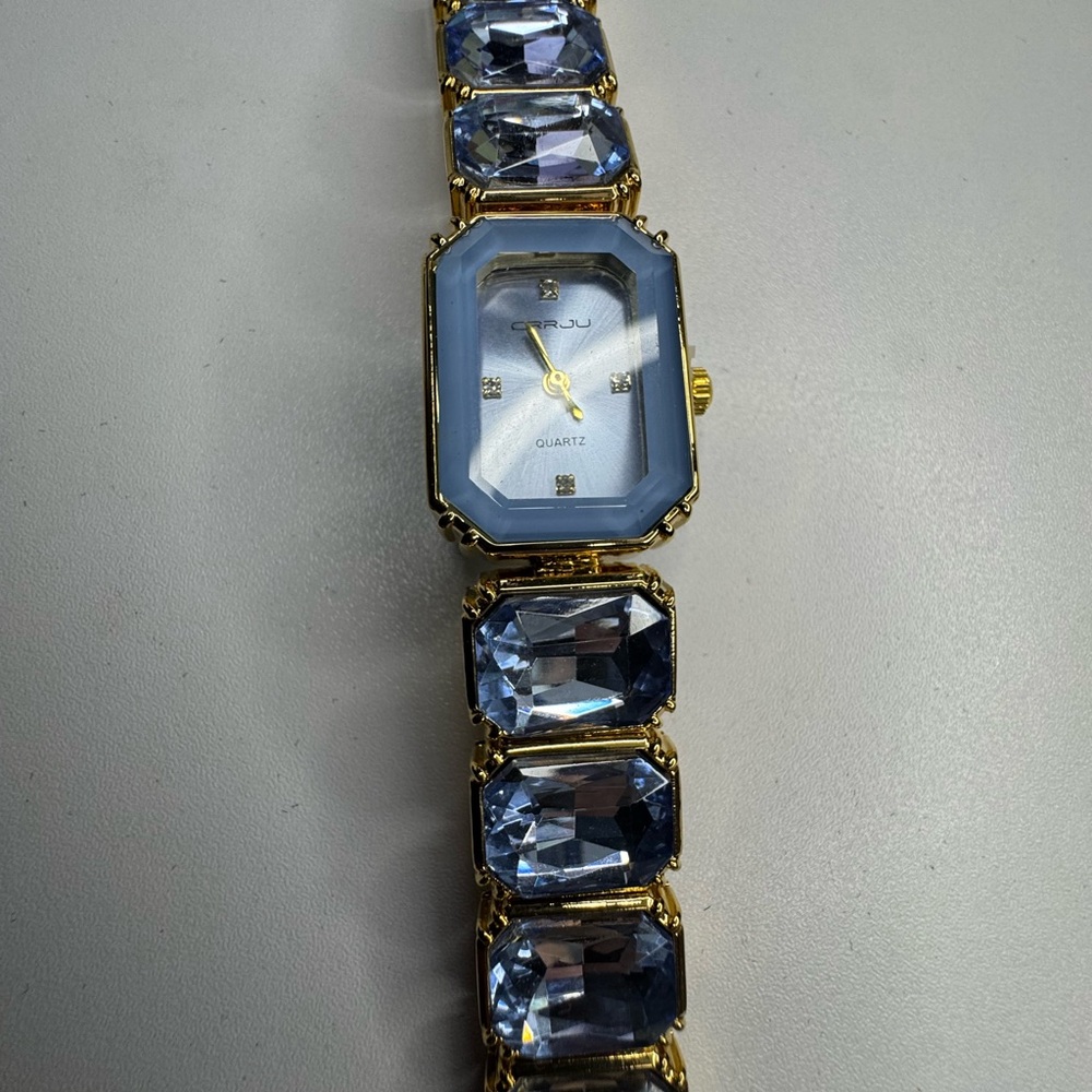 New FANMIS Women’s Luxury Crystal Bangle Watch-Gold and Blue